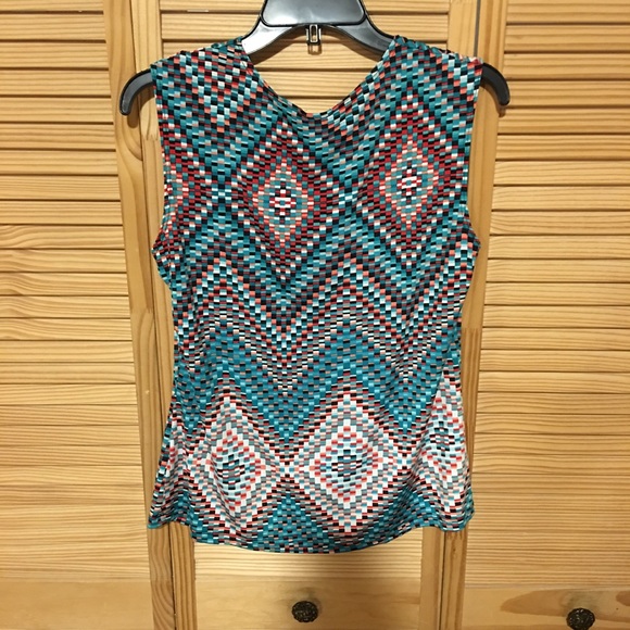 Jennie and Marlis- Ladies Top - Picture 3 of 3